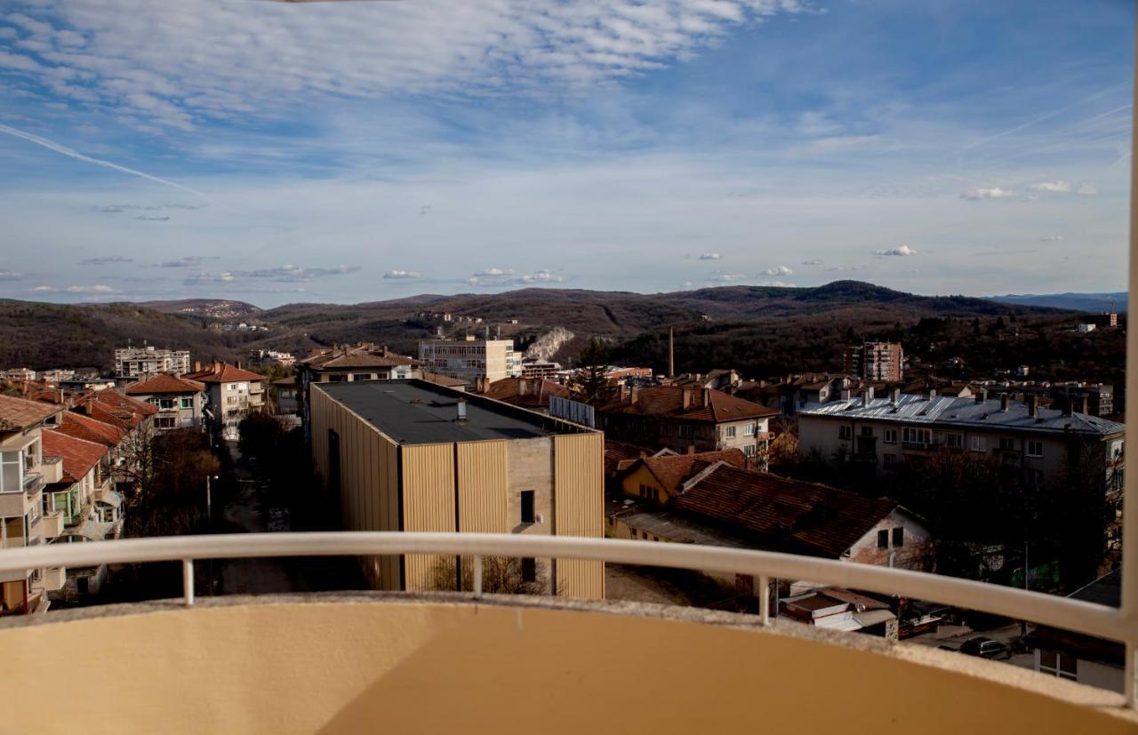 Stadium Apartments Veliko Tarnovo Ngoại thất bức ảnh