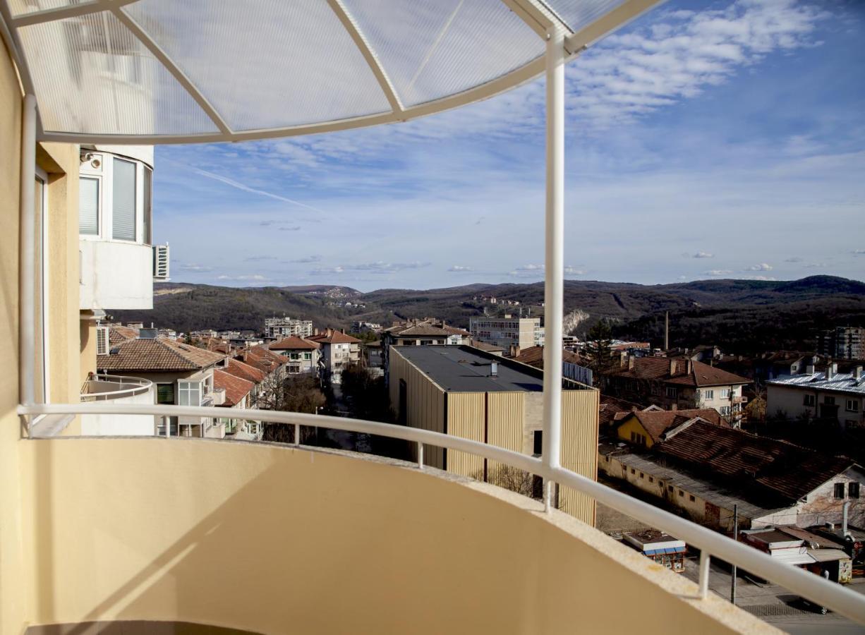 Stadium Apartments Veliko Tarnovo Ngoại thất bức ảnh